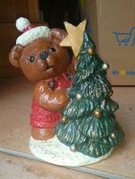 Weihnachtsdeko Teddy mit Weihnachtsbaum, handbemalte Keramik!!! Bayern - Maxhütte-Haidhof Vorschau