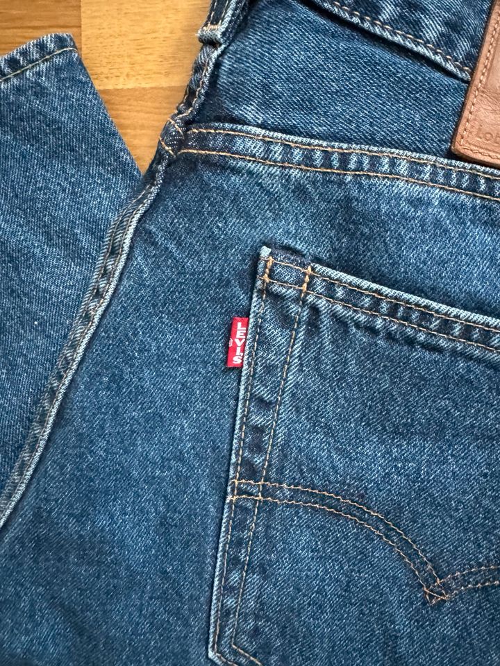 Levi’s 551Z Jeans, dunkelblau, 32/30 in Köln