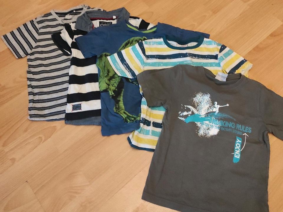 T-Shirt Paket 116 in Essen