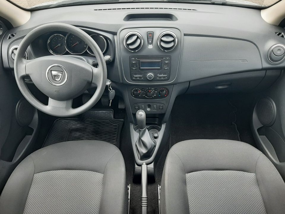 Dacia Sandero 1. Hand Klima Sound 39.450 Km TÜV & Service neu in Malchow