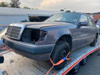 SCHLACHTFEST W124 Mercedes E Klasse Limousine Ersatzteile teile Lindenthal - Köln Müngersdorf Vorschau