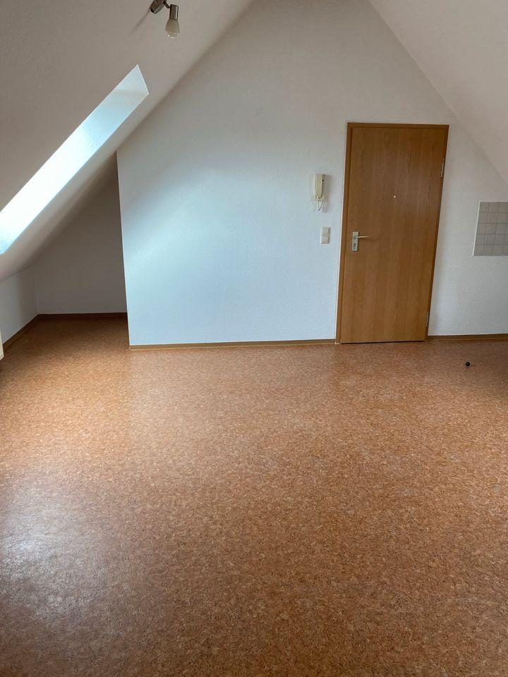 Zu vermieten 2 Zimmer Dachgeschoss Wohnung in Grabenstetten in Grabenstetten