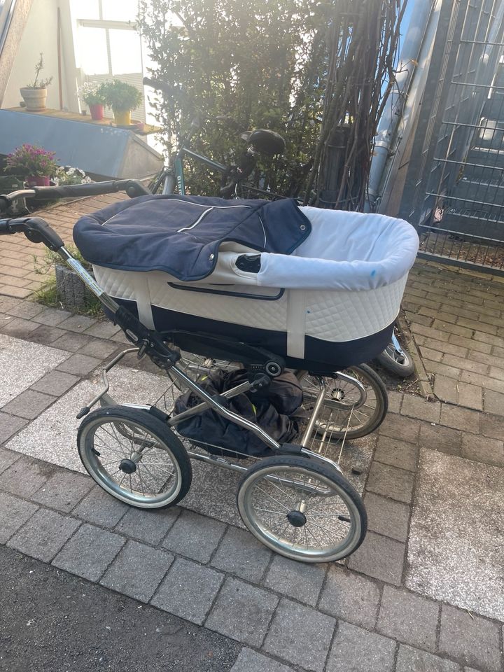 Verkaufe EmaJunker Kinderwagen - Stilsicher und Funktional in Leipzig