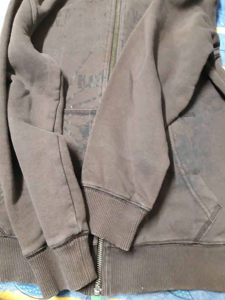 S Oliver Sweatjacke Gr. 152 braun Junge in Weidhausen