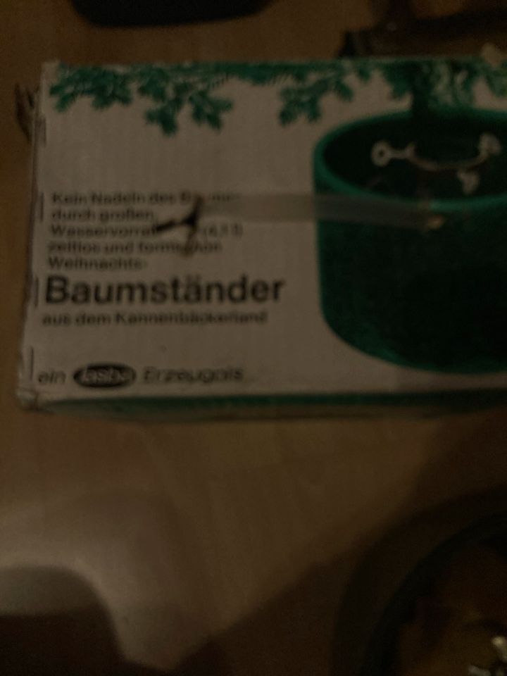 3 Christbaum Ständer: Keramik, Kunststoff neu ab 7€, Lichterkette in Rosenheim