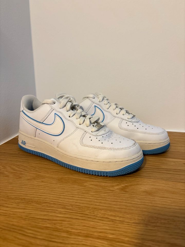 Nike Airforce 1 weiß/blau; Gr.:42,5 in Neuss