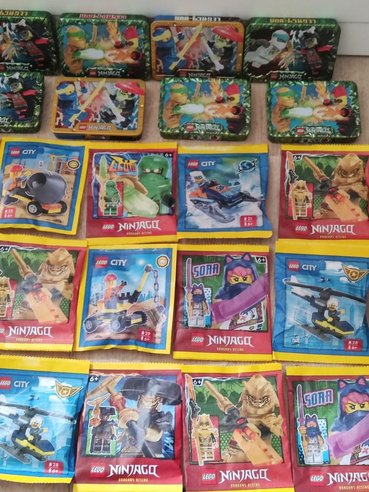 Lego Ninjago Figuren+Lego Legacy Box+Lego City Figuren+Lego Cards in Rösrath