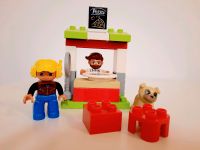 Lego Duplo 10927 Pizza Stand mit Pizzaiolo Bauarbeiter Hund Schleswig-Holstein - Husby Vorschau