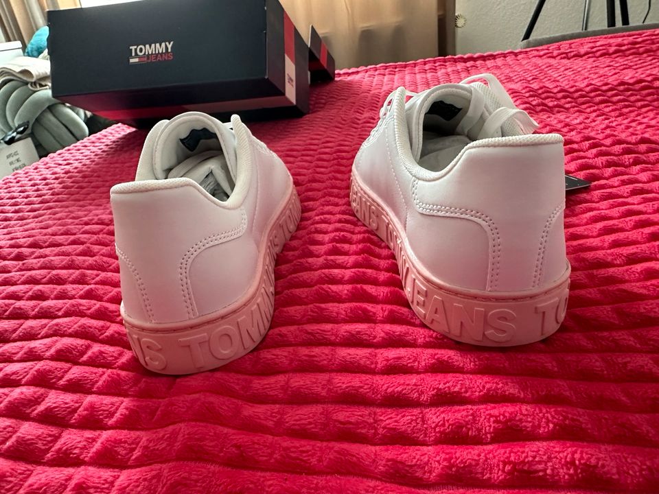 Tommy Hilfiger Sneaker weiß rosa / misty pink 39 NEU in Frankfurt am Main