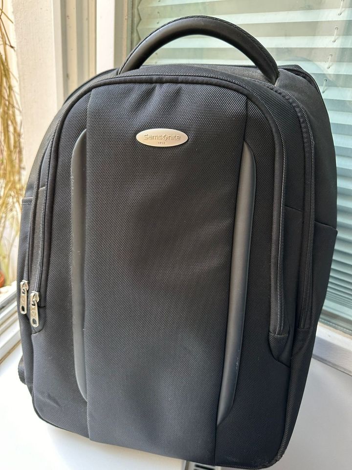 Samsonite Rucksack mit Laptop Innentasche in Hamburg