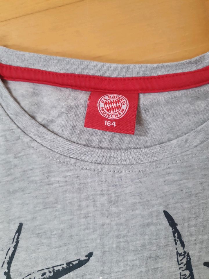 FC Bayern Kinder T-Shirt Größe 164, fällt kleiner aus, Bayern Bua in Hemau