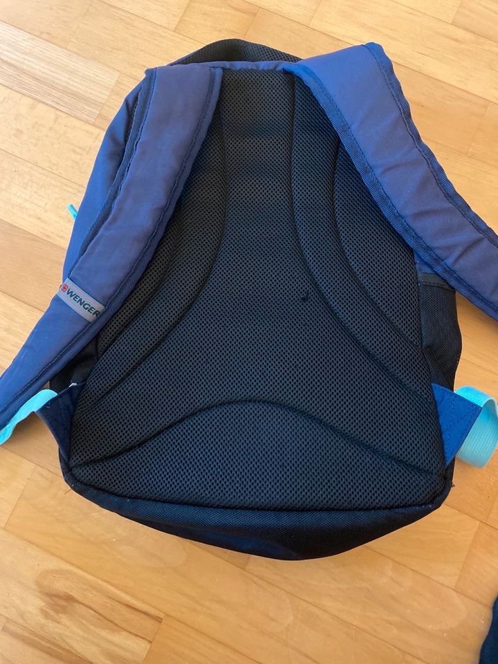 Blauer Rucksack von Wenger in Berlin