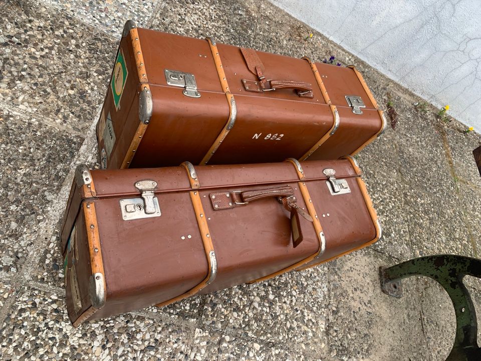 Alter Reisekoffer groß Überseekoffer antik Koffer 2 Stück in Berlin