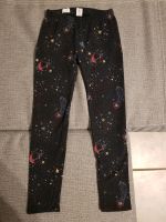 GAP Leggings mit Sternen+Planeten Gr. S (120cm) Nordrhein-Westfalen - Hilden Vorschau