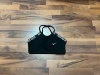 Ein schwarzes Nike Top Köln - Chorweiler Vorschau