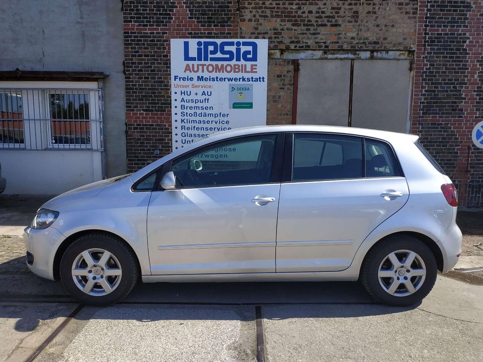 Volkswagen Golf Plus 1.2/TÜV NEU/Scheckheft/Sitzheizung/Tem in Leipzig