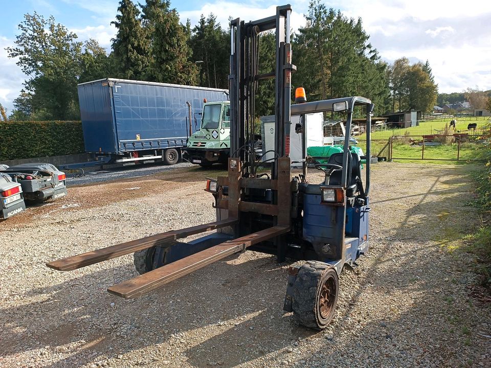 Moffett m4 stapler mitnahmestapler kubota in Herzogenrath