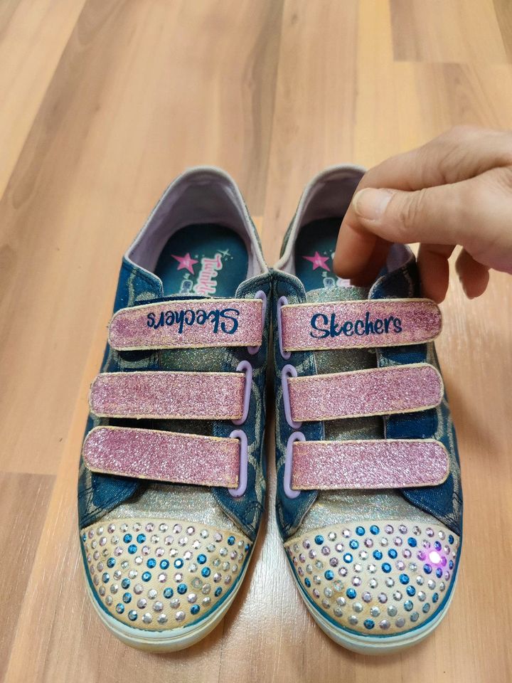 Skechers Blinkschuhe, Sneaker Gr. 35 in Bayern - Frensdorf | Gebrauchte  Kinderschuhe Größe 35 kaufen | eBay Kleinanzeigen ist jetzt Kleinanzeigen