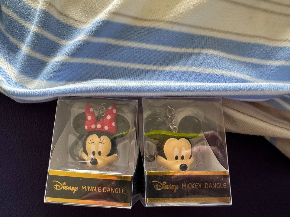Mickey und Minnie Maus Anhänger zusammen 4€ in Vitte