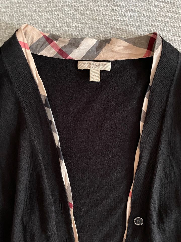 Original BURBERRY Strickjacke Pullover Merinowolle XS in Berlin