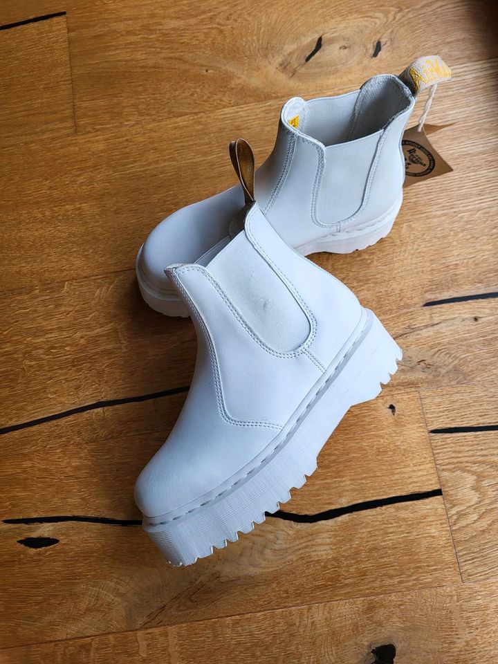 Dr. Martens Quad Mono Plateau in weiß, Größe 6,5 wie neu in Ober-Mörlen