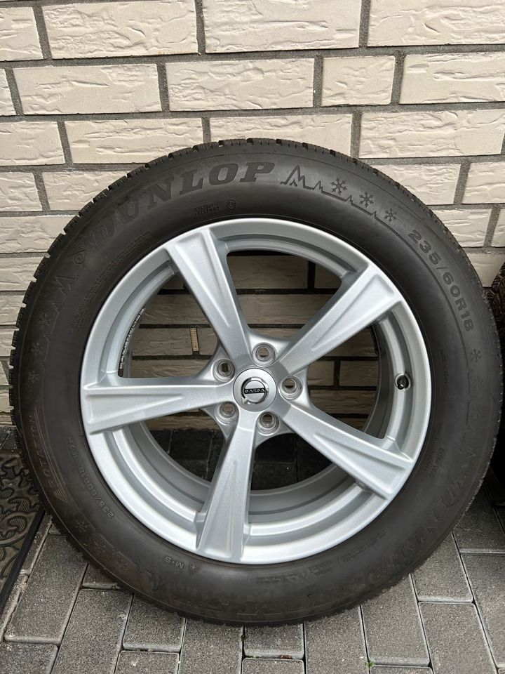 Winterreifen Volvo XC90 235/60 R18 107H in Verl