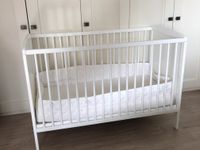 Baby- / Kinderbett weiß 120 x 60 cm + Matratze + Nestchen + Zub. Thüringen - Gera Vorschau
