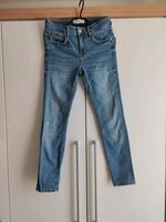 Damen Zara Hose Jeans Blau Größe 40 Nordrhein-Westfalen - Bergkamen Vorschau