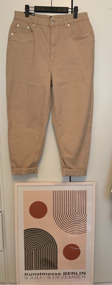 MOM fit Chino Jeans beige Creme Bohostyle Divided H&M Gr.44 in Frankfurt am Main