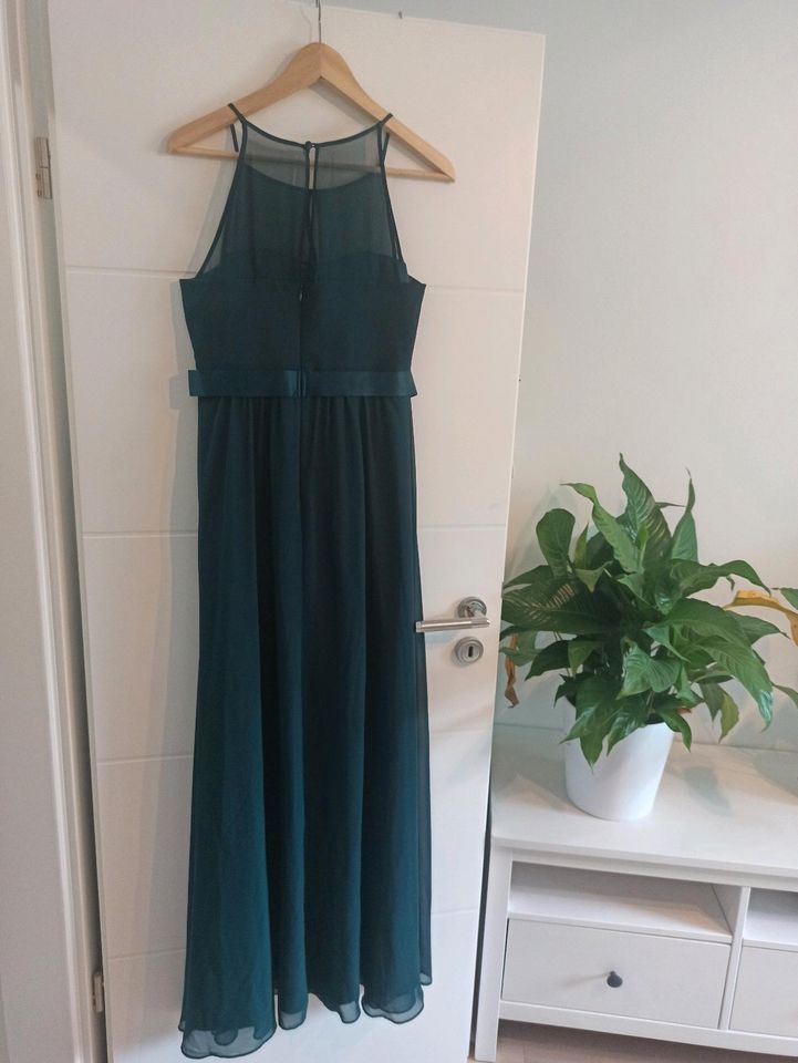 Abendkleid von Vera Mont in smaragd grün M in Gelsenkirchen