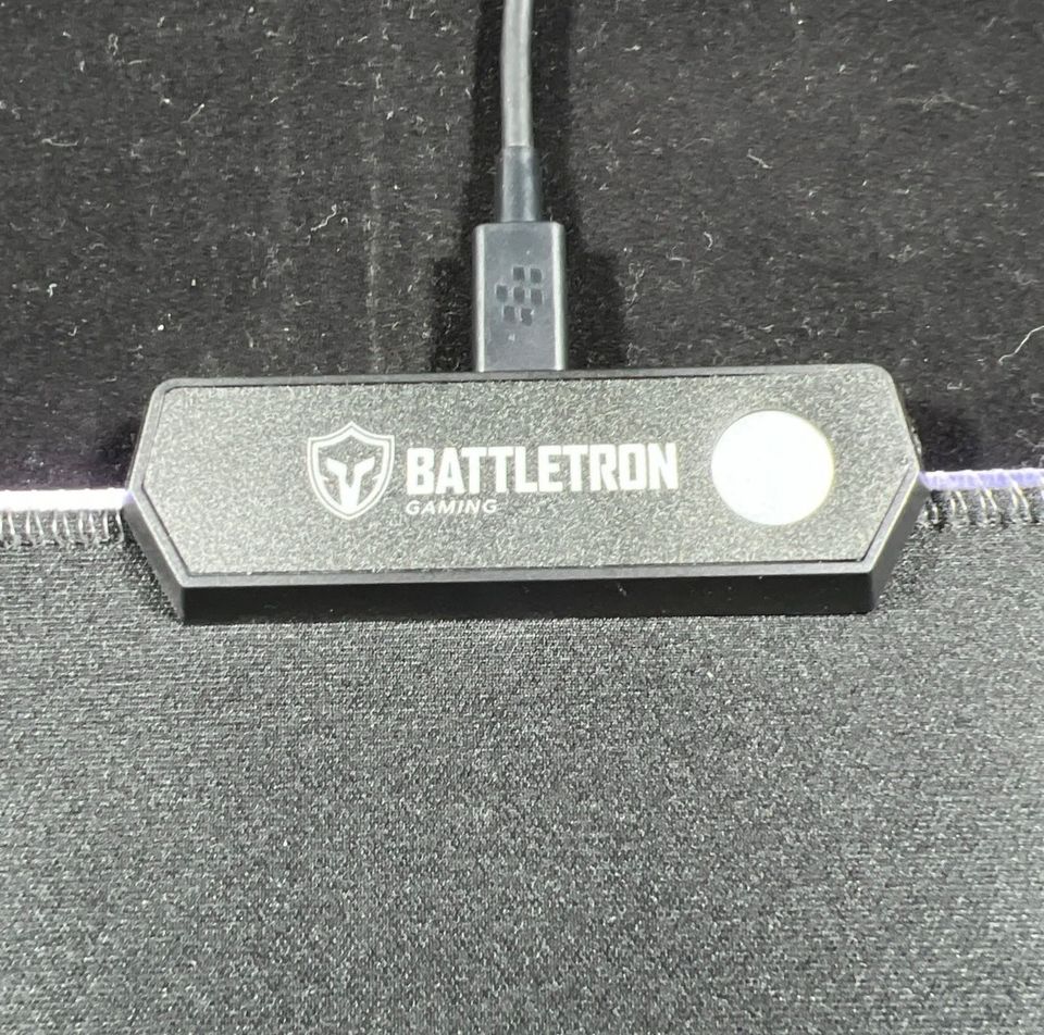 Battletron Mauspad RGB (Ca 40cm Diagonale) Neu - Ohne Verpackung! in Gießen