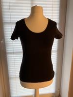 Elastisches T-Shirt Gr. 40/42 M Sachsen - Grüna (Sachsen) Vorschau