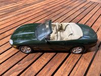 Maisto Modellauto, 1:18, Jaguar XK8 Berlin - Schöneberg Vorschau