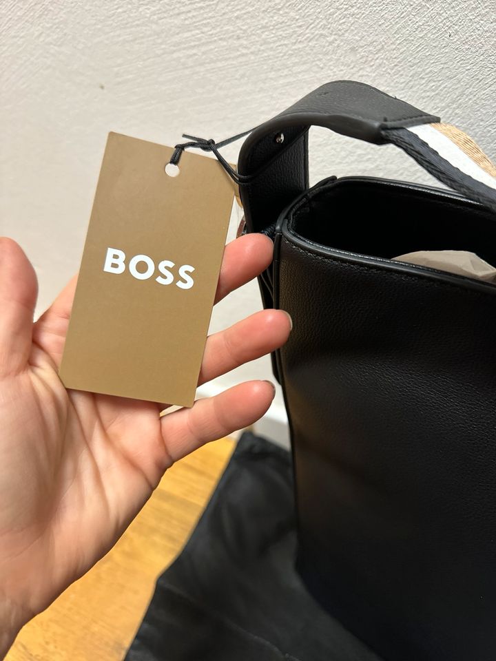 Boss  hobo shopper Handtasche schwarz Leder neu in Erlabrunn