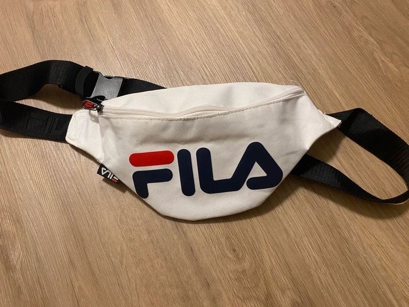 Original FILA Bauchtasche Unisex weiß in Hessen - Kaufungen | eBay  Kleinanzeigen ist jetzt Kleinanzeigen