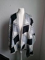 Poncho Cape Überwurf Schultertuch grau schwarz weiß Düsseldorf - Hassels Vorschau