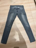 Graue Jeans H&M Gr. 28/32 Niedersachsen - Stolzenau Vorschau