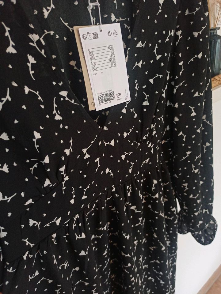 Monki Neu Midi Kleid schwarz weiß Gr 40 in Alpen