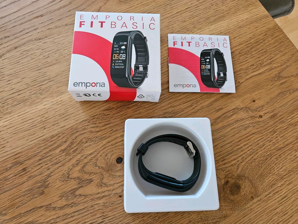 Emporia FIT BASIC_Fitness Tracker schwarz_NEU in Achern