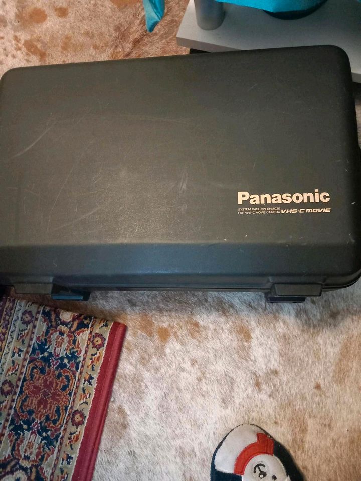 Panasonic Koffer div Zubehör f. Videokamera NV 400PX, mit Zubehör in Karlsruhe
