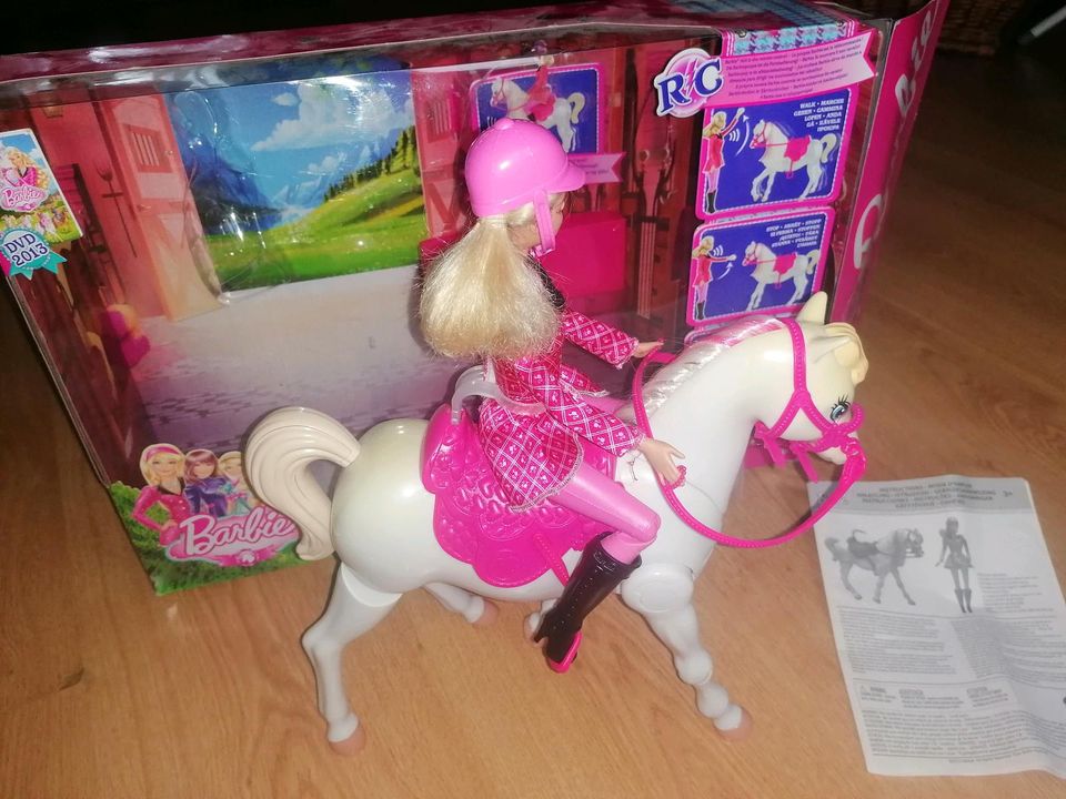 Barbie Pferd Zubehör Majesty Läuft OVP Weiß Anleitung Stiefel in Burkhardtsdorf