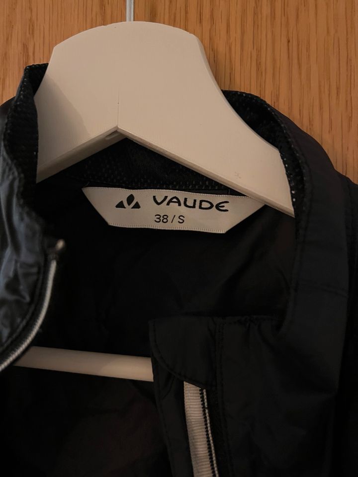 Vaude Women‘s Air Jacket II Größe 38 - Windjacke Fahrrad in Putbus