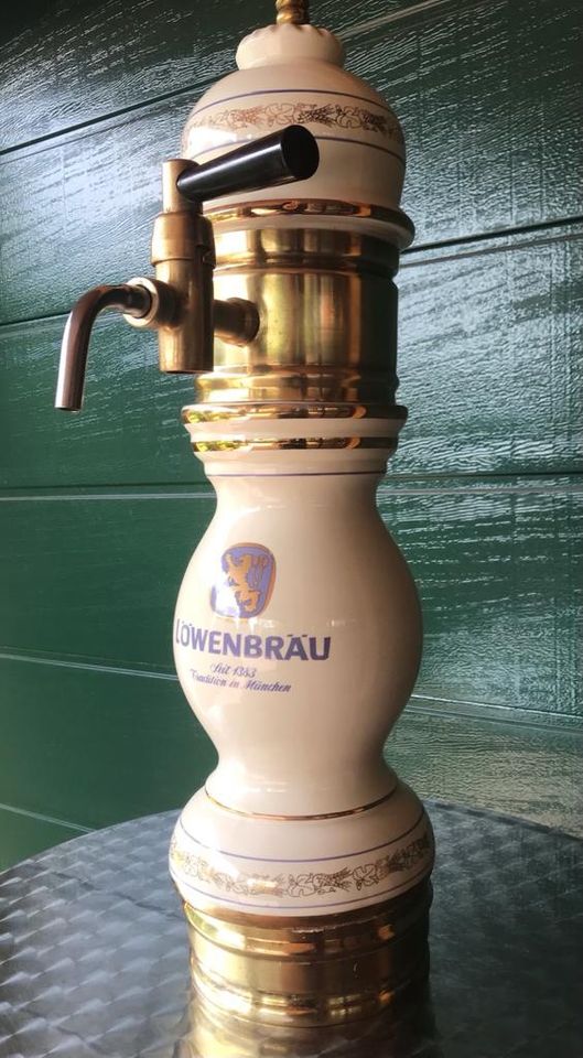 Löwenbräu Porzellan Zapfsäule in Barnstorf