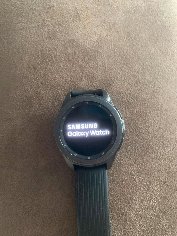 Samsung Galaxy Watch 42 mm - Midnight Black (SM-R810NZKADBT) in Heidelberg