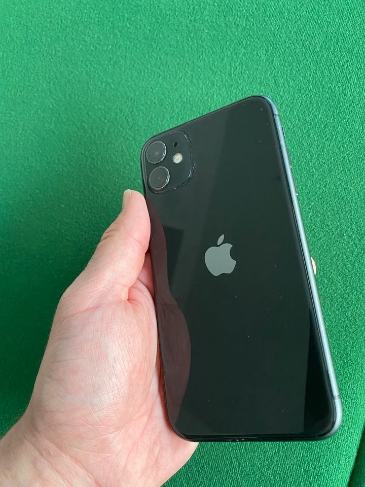 Apple iPhone 11 64gb schwarz Black  mwlt2zd/a in Frankfurt am Main