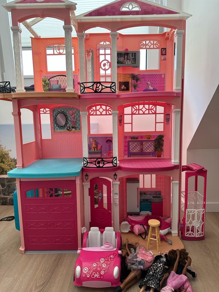 Barbie Haus mit zubehör in Herne