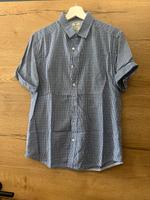Kurzärmeliges Hemd  von Esprit Gr. S slim-fit Nordrhein-Westfalen - Oberhausen Vorschau