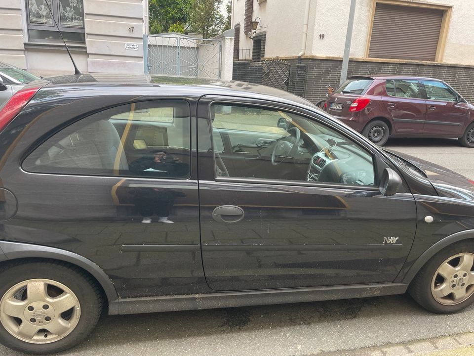 Opel Corsa C 1.0 in Duisburg