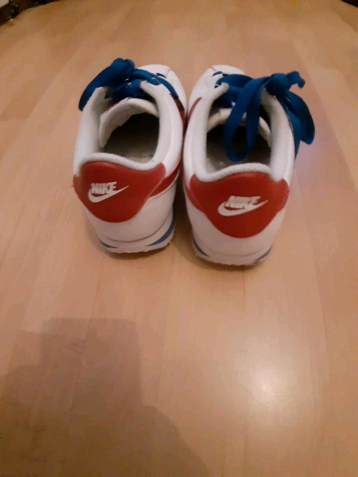 Nike Schuhe 42,5 Cortez Weiß Rot Sneaker in Bremen