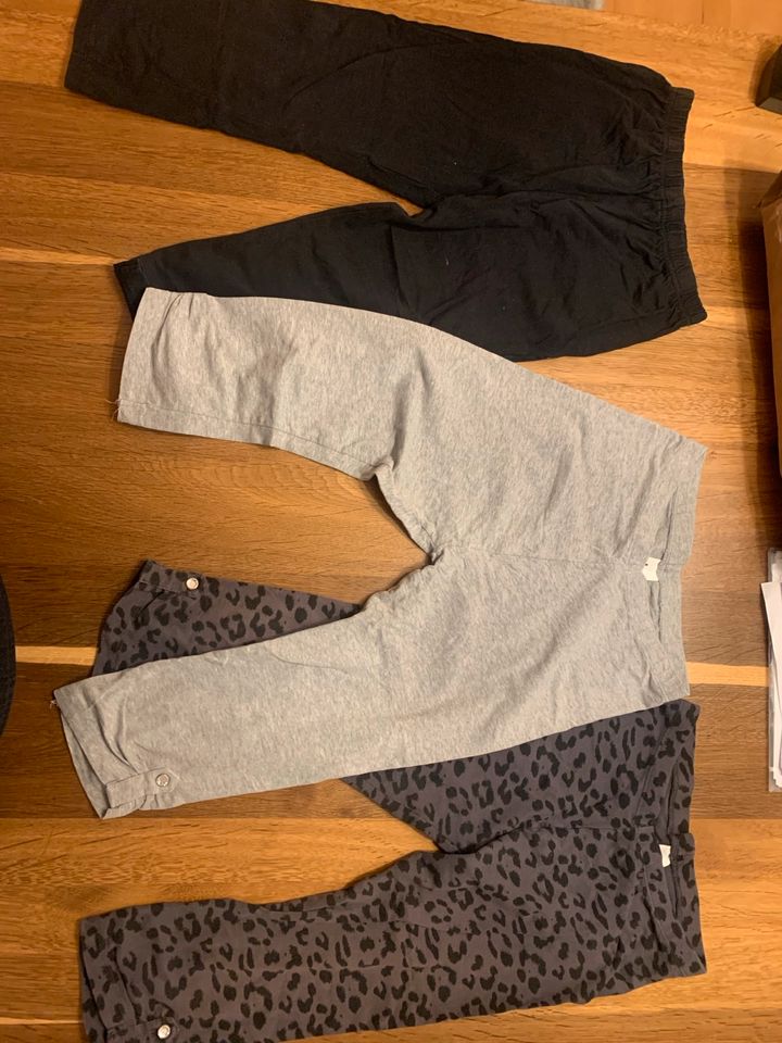 3 kurze Leggings in München